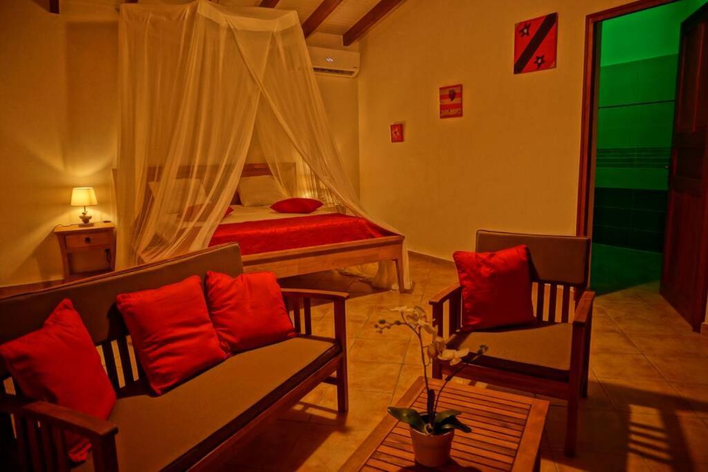 Ti Coin Relax Bungalow Vue Mer Piscine Privee Saint-Francois  Exterior photo